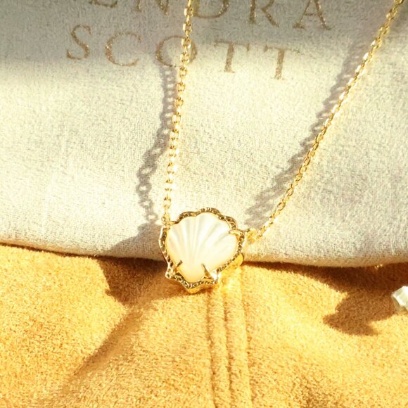 Kendra Scott - Brynne Shell Ivory Mother-of-Pearl Gold Necklace - Picture 2 of 3